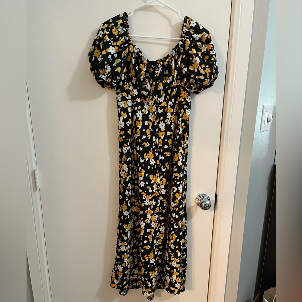 ASOS DESIGN button through maxi tea dress in floral animal print - Picture 5 of 7